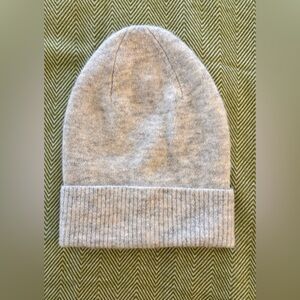 Aritzia winter hat